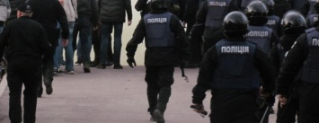 "Была провокация со стороны полиции", - киевский фанат о драке на футбольном матче в Мариуполе (ВИДЕО)