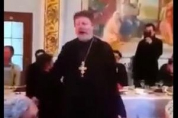 "Авторитетный поп": в сети высмеяли российского священнослужителя, исполняющего "Мурку" - видео