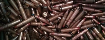 Житель прифронтового поселка нашел 1,5 тысячи патронов и сдал в полицию