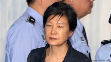 Экс-президент Южной Кореи Пак Кын Хе признана виновной в коррупции
