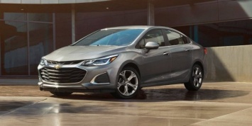 Легкий рестайлинг: Chevrolet обновила модели Cruze и Spark