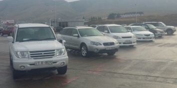 Грузинские чиновники остались без черных автомобилей