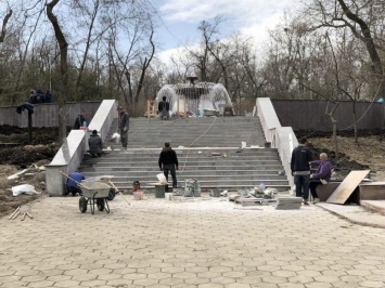 В парке Шевченко восстановили фонтан "Ваза малая"