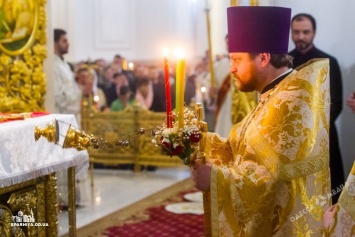 В Одесских храмах совершили богослужение и крестный ход в честь Пасхи
