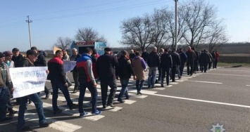 На Николаевщине утром протестующие перекрыли трассу, - ФОТО