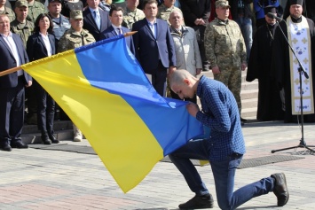 100 призывников Днепропетровской области принесли присягу на верность Украине