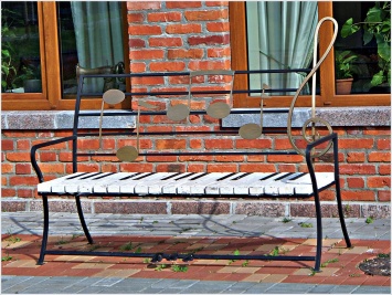 В Одессе планируют установить музыкальные скамейки