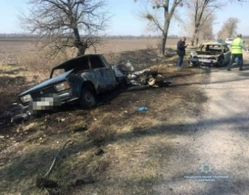 Под Киевом ограбили и подожгли автомобиль "Укрпошты", который вез пенсии