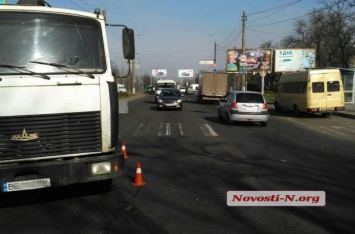 В Николаеве пенсионерка попала под грузовик на пешеходном переходе