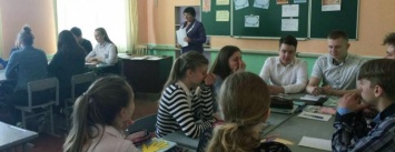 Добропольские правоохранители проверили правовую осведомленность Белицких школьников