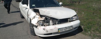 В Мариуполе пьяный водитель влетел в припаркованный автомобиль с пассажирами (ФОТО)