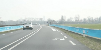 В Нидерландах сделали «поющую» дорогу которая всех уже достала