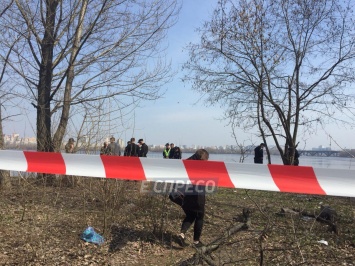 В Киеве возле Днепра нашли тело женщины в зимней одежде