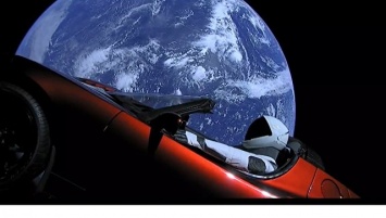 ФОМ: 45% россиян считают рекламной акцией отправку в космос спорткара Tesla