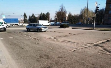 Запорожские автомобилисты проведут акцию "Достало бездорожье" (ФОТО)