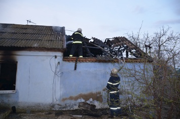 Во время пожара в Николаеве погибли пожилая женщина и ее сын