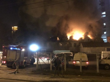 Пожар в Днепре: горел пустой дом на улице Ломанной