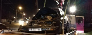 Сумасшедшая авария в Одессе: Пьяный в стельку водитель легковушки протаранил маршрутку и скорую (ФОТО)