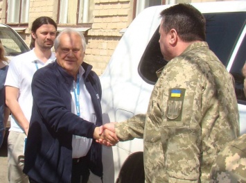 Спецпредставитель ОБСЕ провел встречу с офицерами украинской стороны СЦКК в Соледаре