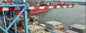 Контейнерный терминал ТИС принял первое судно нового сервиса Maersk