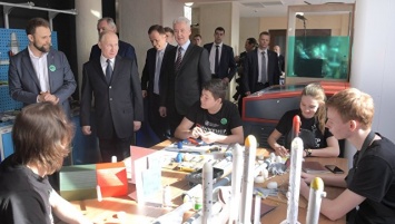 Путин подтвердил планы России по реализации Лунной программы