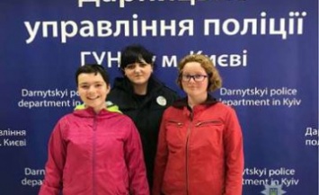 В Киеве 12-летние школьницы сбежали из дома, чтобы привлечь внимание взрослых (ФОТО, ВИДЕО)