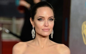 Анджелина Джоли не одобряет новую девушку Брэда Питта (ФОТО)