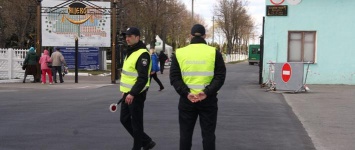 Полиция Чернигова будет гонять тех, кто захочет выпить на кладбище