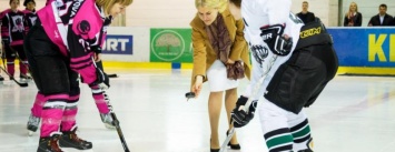 На Харьковщине открылся первый международный женский хоккейный турнир