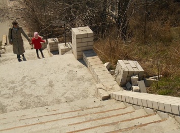 Как сейчас выглядит лестница, отремонтированная "по-бакаевски"