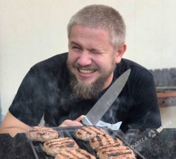Одесский кулинар готовит блюда по Толкину и Мартину