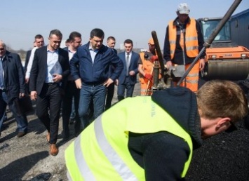 "Укравтодор" до 1 мая намерен провести аварийный ремонт трассы Киев-Одесса