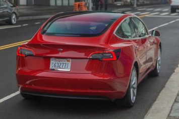 Tesla собирается провести работу над ошибками в Model 3