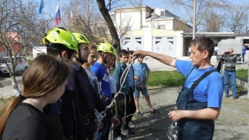 Сотрудники «КРЫМ-СПАС» провели открытый урок по безопасности для школьников