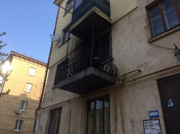 В одном из жилых пятиэтажных домов Николаева сгорели вещи на балконе