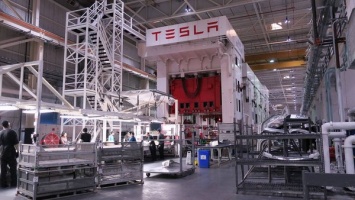 Илон Маск заявил, что излишняя автоматизация Tesla была ошибкой