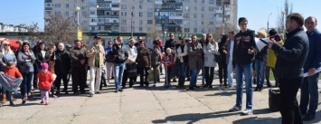В Северодонецке прошел митинг в защиту Ледового дворца спорта (фото)