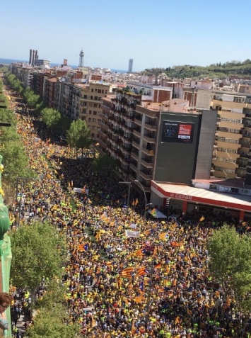 В Барселоне сотни тысяч вышли на митинг против ареста каталонских лидеров