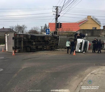 В Одессе столкнулись два Mercedes’а - пострадали 11 человек