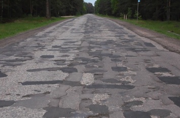Почему в Запорожской области такие "убитые" дороги?