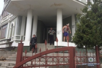 В Киеве у дома, где живут переселенцы и бойцы АТО, произошла стрельба