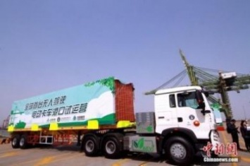Первый в мире беспилотный электрический грузовик прошел испытания в порту Тяньцзинь
