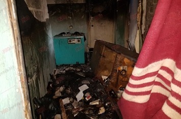 В Бердянске поджигатель держит в страхе многоквартирный дом