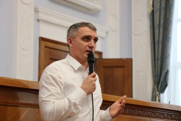 Сенкевич намерен уговорить Казакову не увольняться