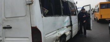 Под Киевом водитель маршрутки спровоцировал серьезное ДТП, есть пострадавшие (ФОТО)