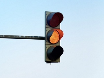 В Украине могут отменить желтый сигнал светофора из-за аварии в Кривом Роге - идея Кабмина