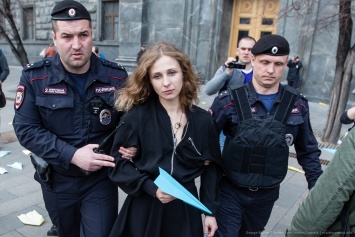 Суд приговорил к общественным работам активистку Pussy Riot, поддержавшую Telegram