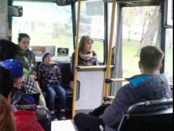 Прокатиться с ветерком: водители автобусов Краматорска настолько суровы, что не стесняются ездить без дверей