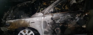 В Харькове во дворе пятиэтажки неизвестные сожгли «Toyota» (ФОТО)