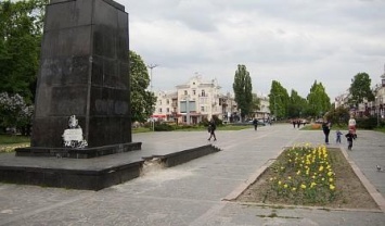 На месте памятника ленину в Чернигове будет клумба
